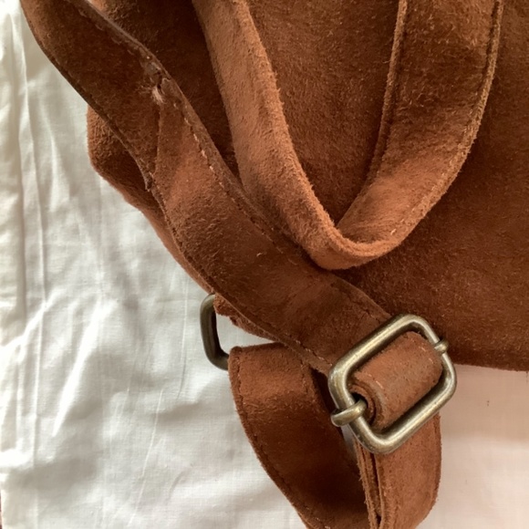 🤩 HOST PICK 🤩 Liebeskind brown boho fringe suede backpack - Picture 10 of 10